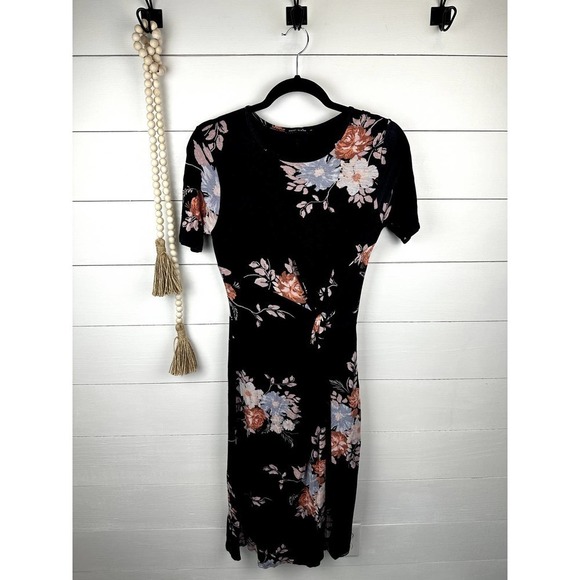 Pre-Loved Sweet Claire Midi-floral side twist dress sz Med - Picture 1 of 6